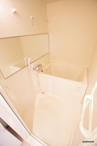 Gramercy Juso-higashi 1st　仲介手数料無料の浴室