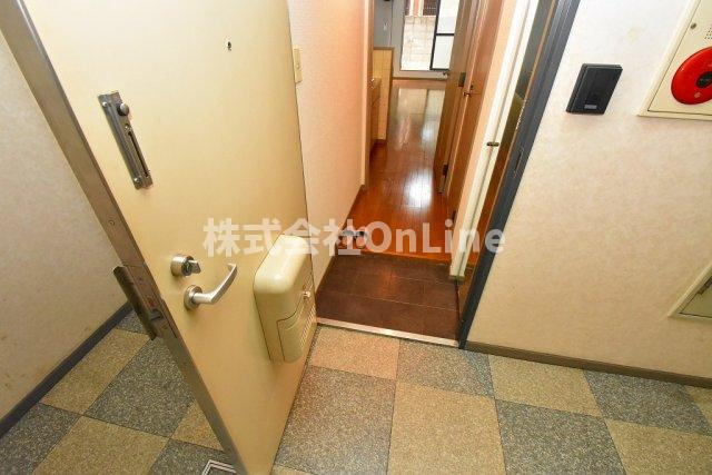 CTビュー小阪の玄関