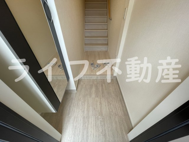 B-Heim（ビーハイム）の玄関