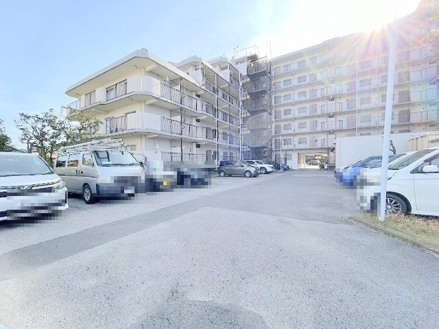 日商岩井三郷マンション　中古マンションの駐車場|駐車場になります。