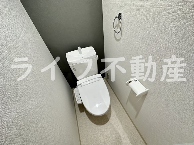 badge tomoi Est Ⅴのトイレ|落ち着いた色調のトイレです