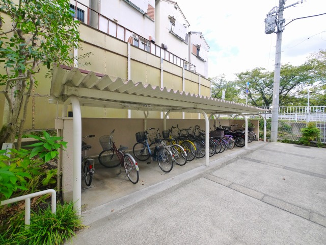 奈良三条町住宅1号棟のその他共用部分|駐輪スペース