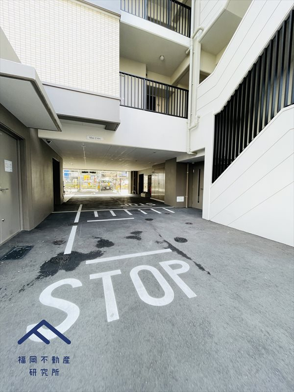 デュオヴェール薬院estの駐車場