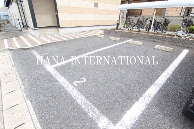 ピエナの駐車場