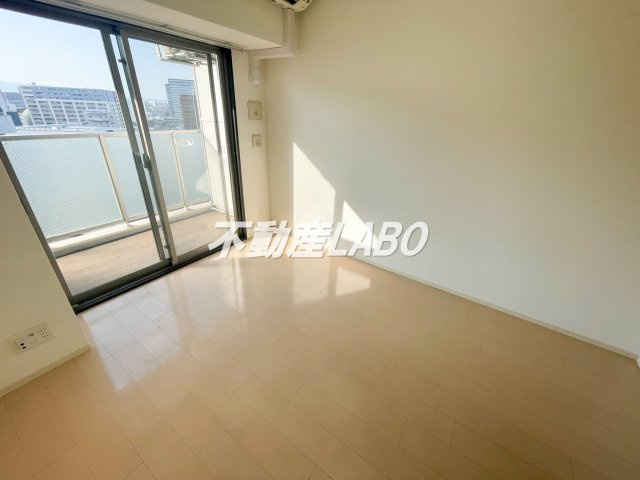 エステムコート阿波座プレミアムの洋室