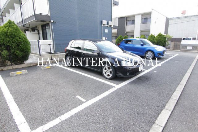 スカイアークの駐車場