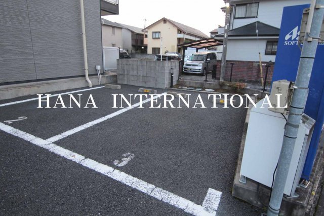カルナックの駐車場