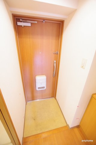 オーパス　仲介手数料無料の玄関