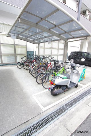 十三本町ウインズマンションⅡ　仲介手数料無料の駐車場