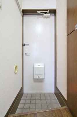 【玄関】 | サン・ヒガシノ | 参考写真（同物件別部屋）