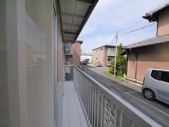 コーポ宝来Ⅱのバルコニー|バルコニーからの眺めを楽しみながら食事をしませんか