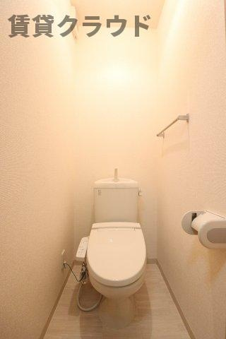 モナリエ港のトイレ|コンパクトで使いやすいトイレです