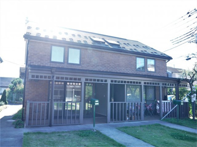 【外観】 | ラフィネ小平ⅡA棟 | Ａ棟Ｂ棟の間に丁寧に管理された芝生の庭あります。/ラフィネ小平Ⅱ