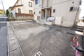 【駐車場】