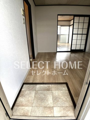 【玄関】 | ファミールハイツB棟 | シンプルで使いやすい玄関です
