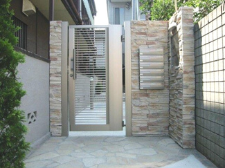 【エントランス】