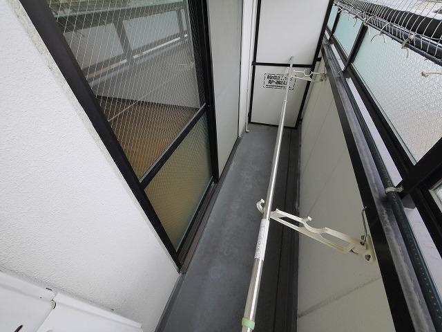 杉ヶ町北ビルのバルコニー|暖かな日差しのふりそそぐバルコニー