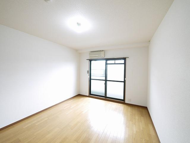 杉ヶ町北ビルの居間・リビング|ゆったり過ごせる居間です