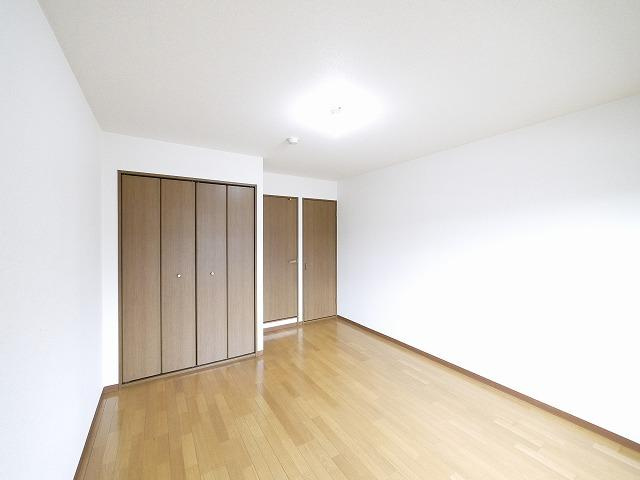 杉ヶ町北ビルの寝室|落ち着いた色調の寝室です