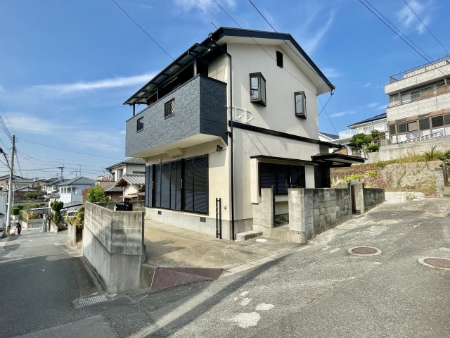 南区中尾２丁目戸建ての外観|築50年【大橋駅】徒歩42分
【東花畑小学校】【花畑中学校】