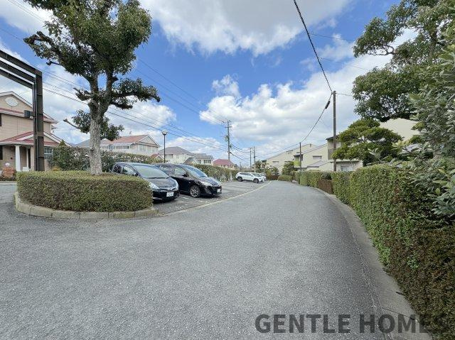 レイクタウン屋形原20棟の駐車場