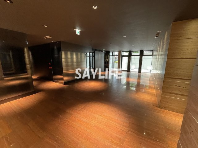 サムティ大阪GRAND EASTのロビー