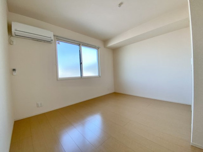 【洋室】 | セジュール南方 | ７帖
