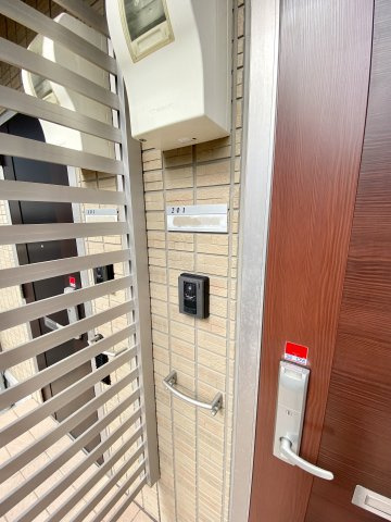 セジュール南方の玄関