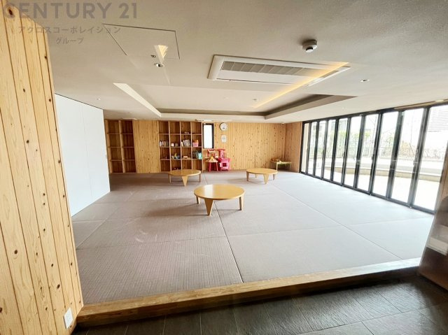【共用施設】
多目的ルームがあり居住者で利用が可能です。