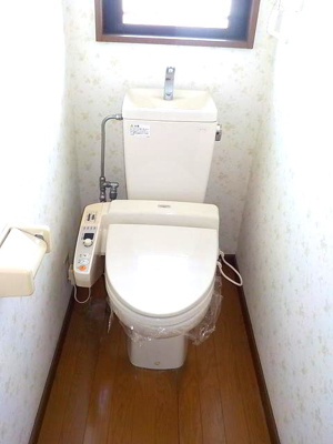 【トイレ】 | サン・オーレせんだ | 温水洗浄暖房便座　(写真は反転イメージです)