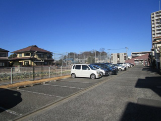 【駐車場】