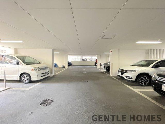 ロワールフィオレ平尾山荘ガーデンズの駐車場