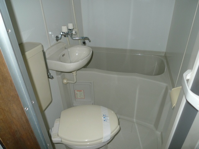 岡野アパートの浴室|ゆったり過ごせるお風呂です