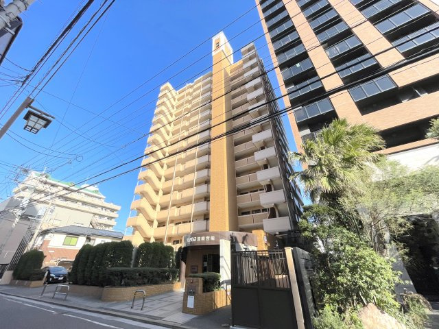 ダイアパレス箱崎宮前の外観