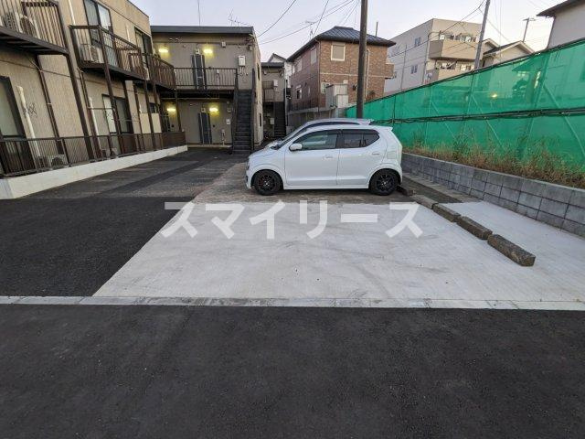 スタジオ北柏２号棟の駐車場