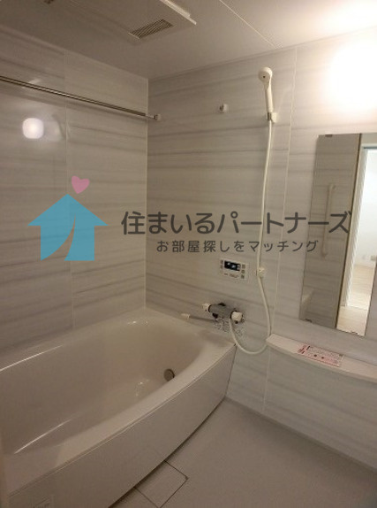 ヴィラ カメリアの浴室|落ち着いた空間のお風呂です