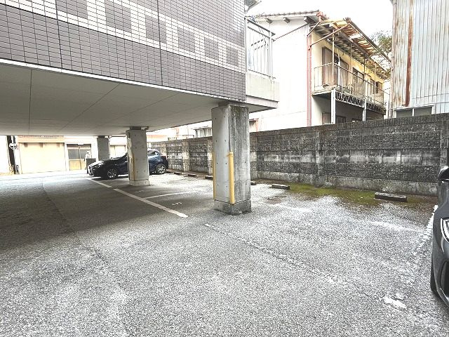 ルミネ中沢の駐車場|カースペースがあります