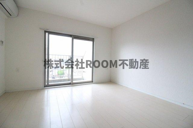 Lien　eterunite（ﾘｱﾝｴﾃﾙﾆﾃ）の洋室|明るい洋室です