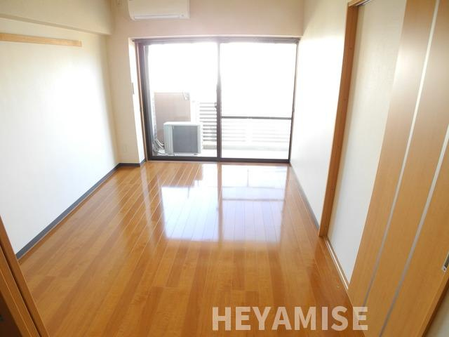 コリーナ島の洋室|※反転間取りの別の階のお部屋の写真です※