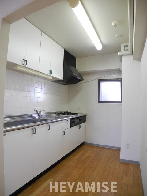 コリーナ島のキッチン|※反転間取りの別の階のお部屋の写真です※