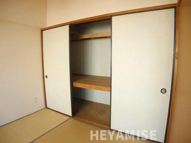 コリーナ島の収納|※反転間取りの別の階のお部屋の写真です※