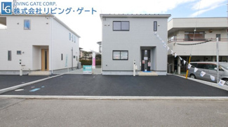 【駐車場】 | 駐車スペースは並列3台可能。