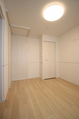 【洋室】 | エレガント茱萸木Ⅲ