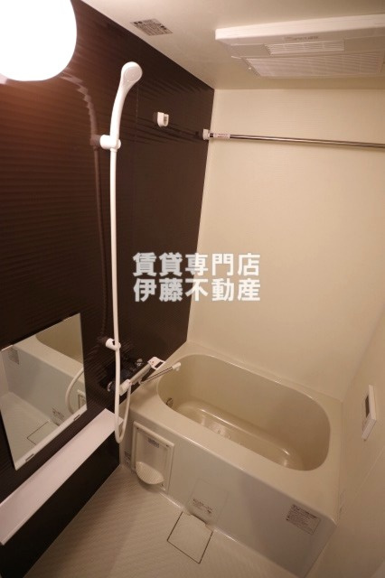 プリシェール名塚の浴室|追い焚き機能付給湯設備・浴室暖房乾燥機