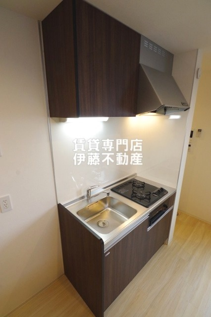 プリシェール名塚のキッチン|システムキッチン（グリル付二個口ガステーブル）