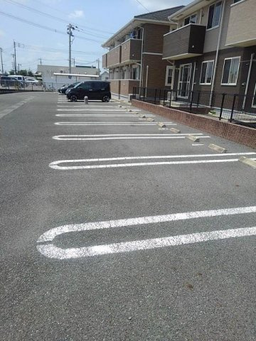 レジデンス稲富　Ｂの駐車場