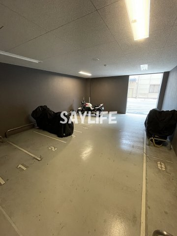 サムティ大阪GRAND EASTの駐車場