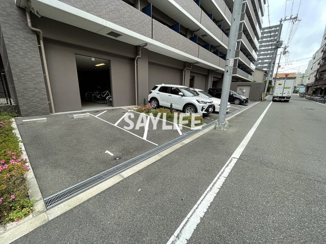 サムティ大阪GRAND EASTの駐車場