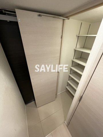 サムティ大阪GRAND EASTの玄関