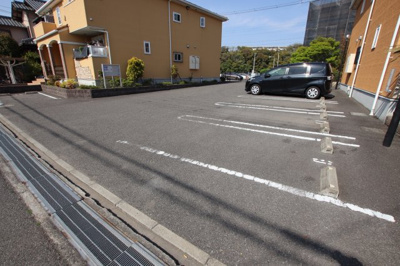 【駐車場】 | イジュ　アクシズ